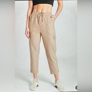 Athleta Farallon Cargo Crop Pant Tan Beige Pull On Women’s size 2
